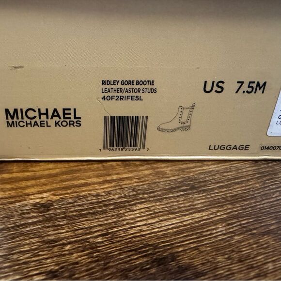 Michael Kors Ridley Astor Stud Leather Boots Size 7.5 New in box - Picture 14 of 15